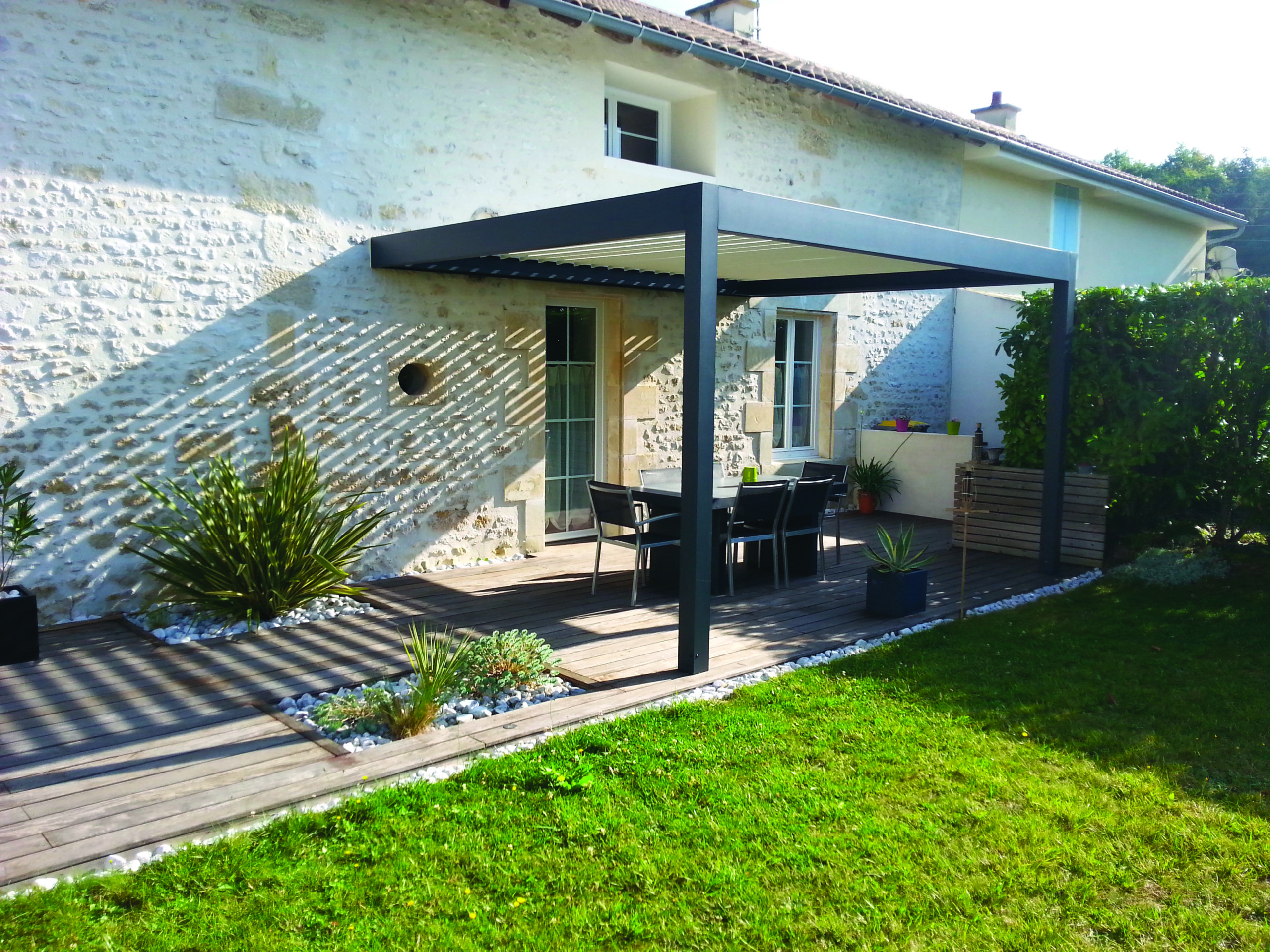 VISION 250 PERGOLA BIOCLIMATIQUE LAMES ORIENTABLES VISION D'EXTERIEURS